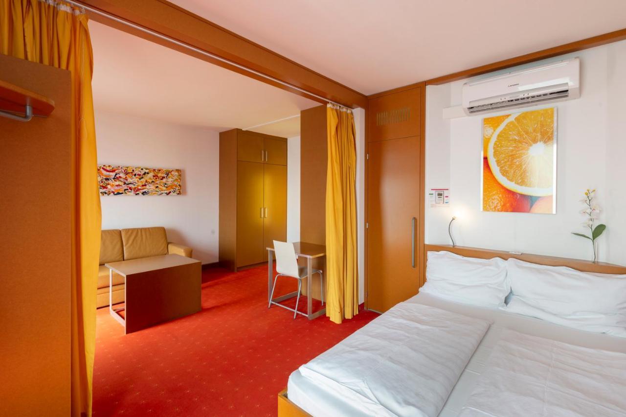 Orange Wings Krems Hotel Luaran gambar